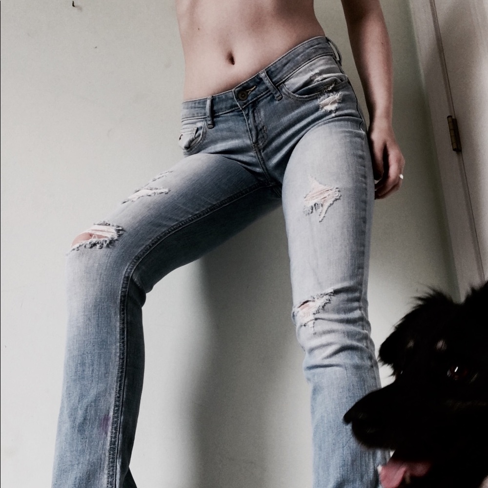 Light wash distressed jeans